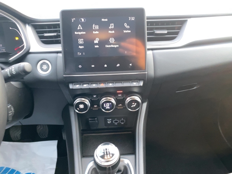 Fahrzeugabbildung Captur TECHNO TCe 140 Bild 11 von 20