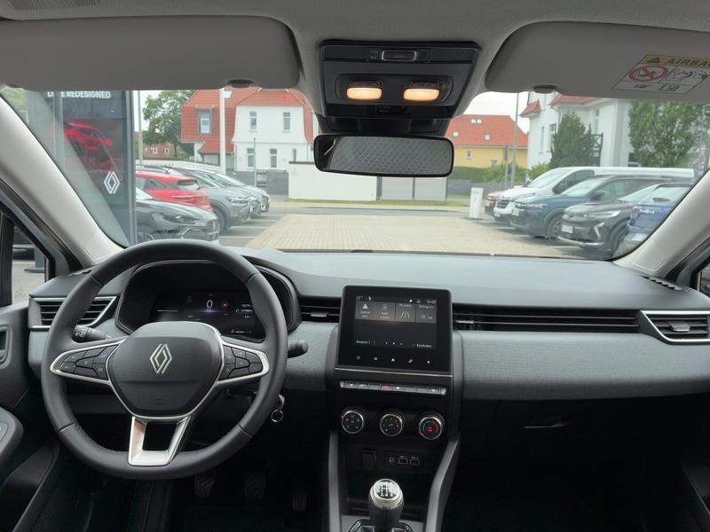 Fahrzeugabbildung Clio Allwetter+PDC+Carplay Bild 12 von 50