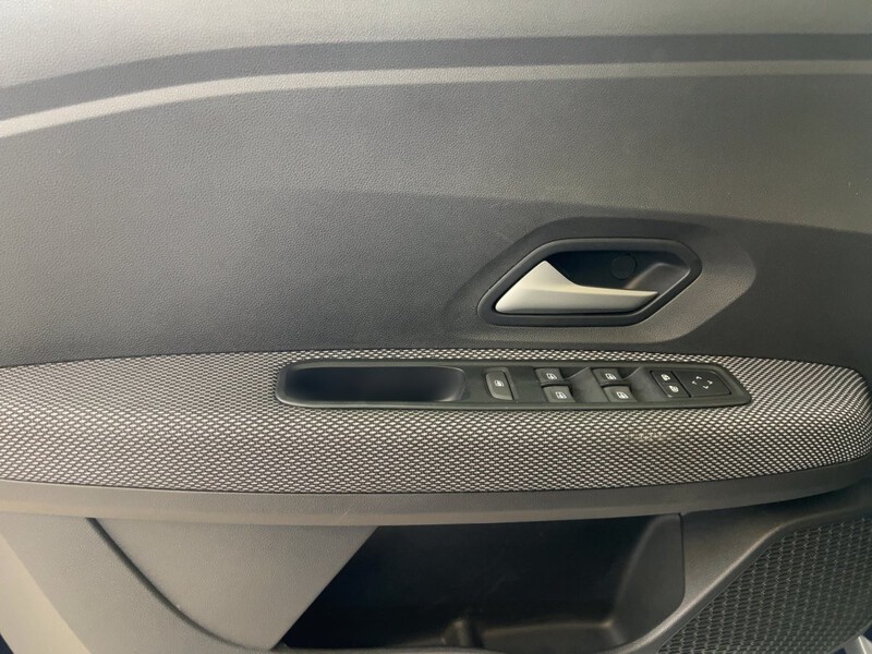 Fahrzeugabbildung Jogger PDC KLIMA BT Regensensor Bild 13 von 23