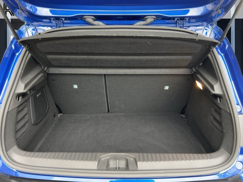 Fahrzeugabbildung Clio 1.0 TCE 90 ESPRIT ALPINE  Bild 15 von 17