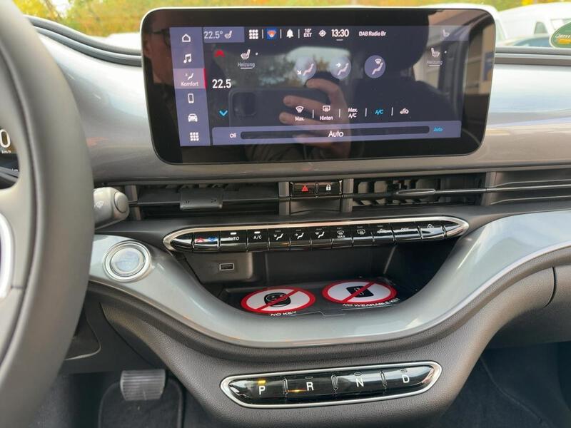 Fahrzeugabbildung 500 Elektro 3+1 42kWh 118PS Automatik Bild 11 von 14