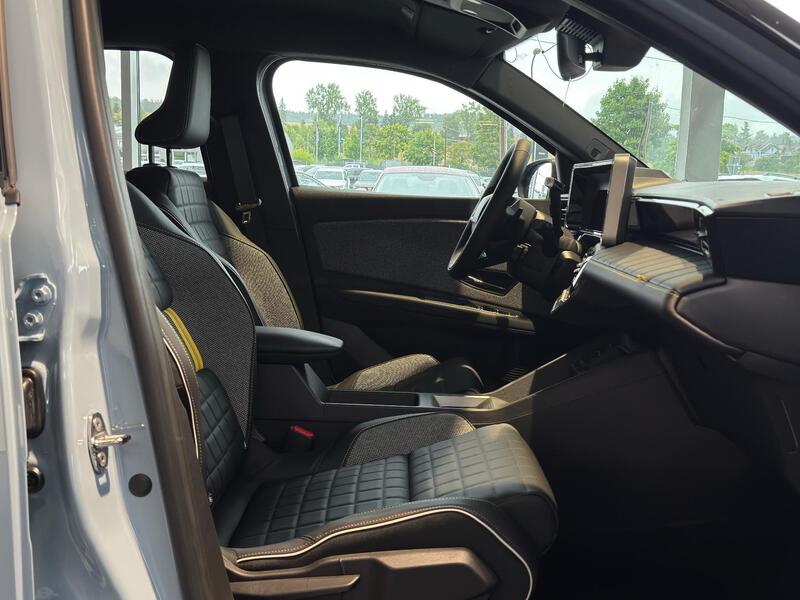 Fahrzeugabbildung R 4 E-Tech elektrisch Iconic 150 Comfort Range Bild 9 von 12