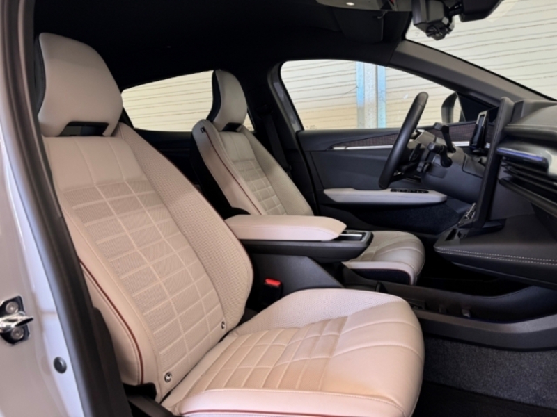 Fahrzeugabbildung Megane E-TECH 100% ele ICONIC EV60 220hp optimum charge Bild 8 von 21