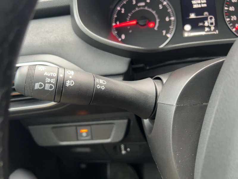 Fahrzeugabbildung Sandero SHZ PDC KLIMA Bild 20 von 23