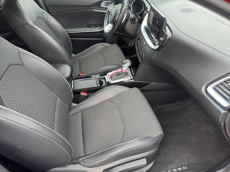 KIA Xcee'D
