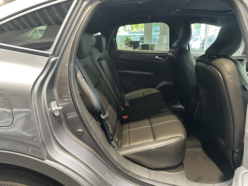 Fahrzeugabbildung Arkana Esprit Alpine Full Hybrid 145 PS Bild 13 von 50