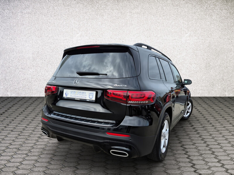 Mercedes-Benz GLB 220