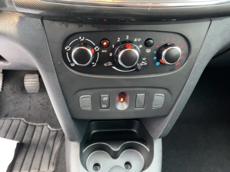 Fahrzeugabbildung Sandero Stepway Prestige TCe 100 Bild 15 von 19