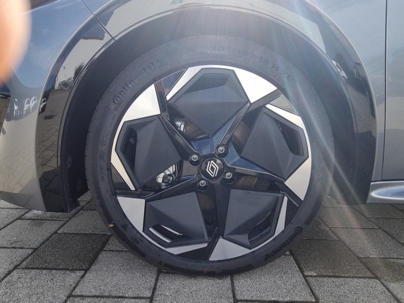 Fahrzeugabbildung Clio Techno Full Hybrid E-Tech 160 Bild 12 von 14