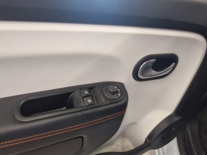 Fahrzeugabbildung Twingo ELECTRIC Vibes Klimaautomatik LM Bild 10 von 17