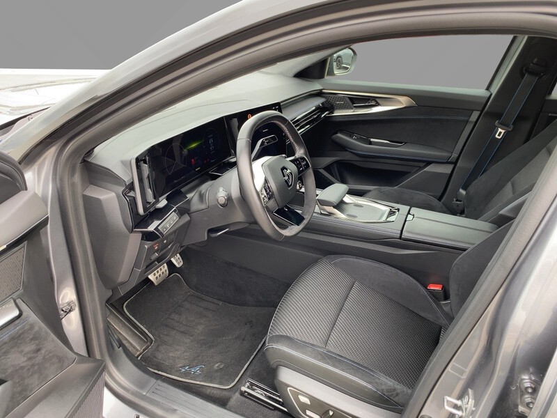 Fahrzeugabbildung Austral Iconic Esprit Alpine E-Tech full hybrid 200 Bild 7 von 19