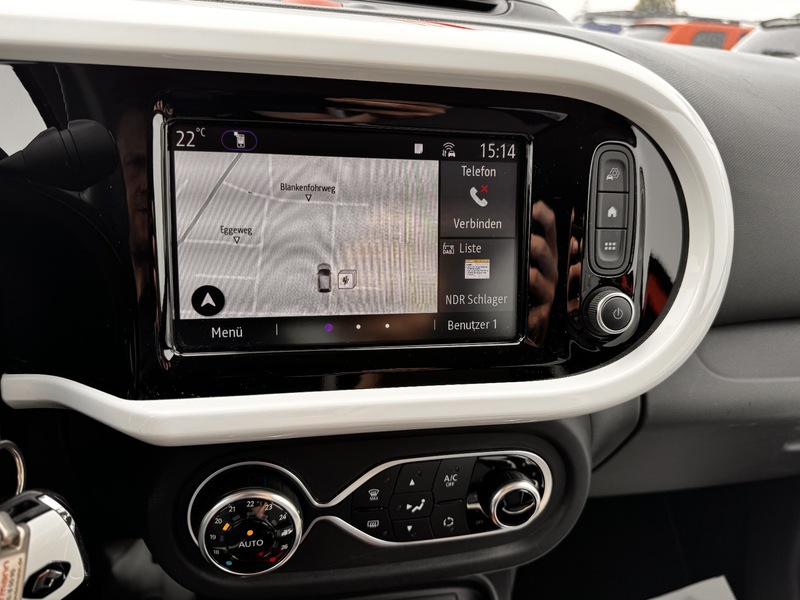 Fahrzeugabbildung Twingo NAVI+PDC+SITZH+ALU Bild 17 von 19
