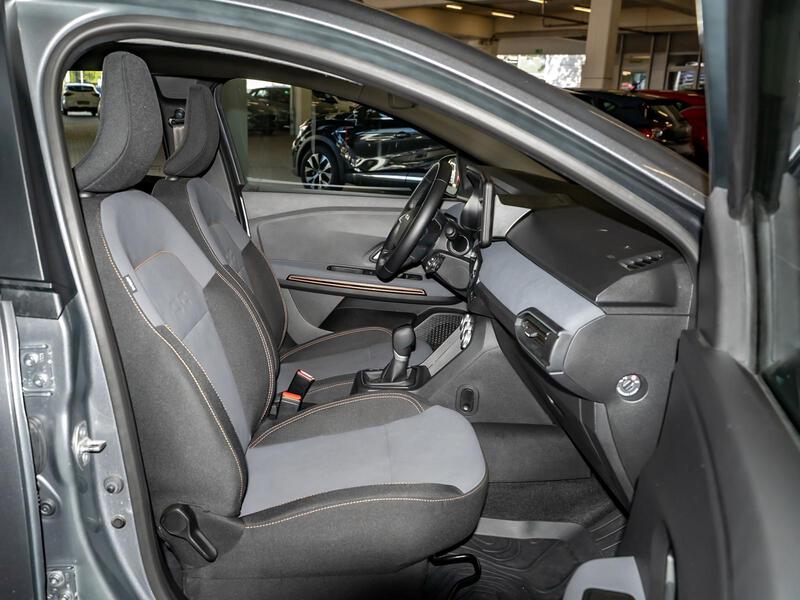 Fahrzeugabbildung Sandero SD SHZ PDC BT Bild 8 von 20