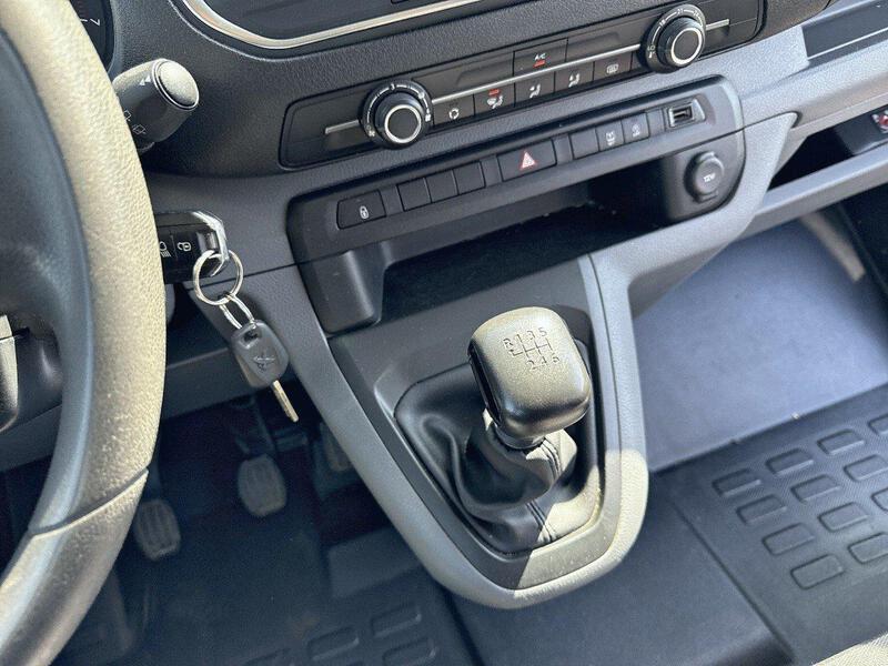 Peugeot Traveller Business