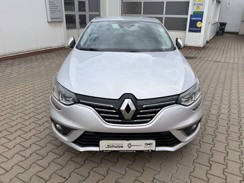 Fahrzeugabbildung Megane IV Lim. 5-trg Intens 1.2 TCe 130 ENERGY Bild 2 von 7