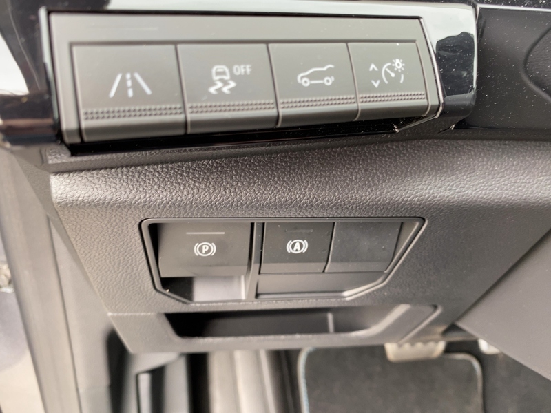 Fahrzeugabbildung Austral Iconic Esprit Alpine E-Tech full hybrid 200 Bild 15 von 19