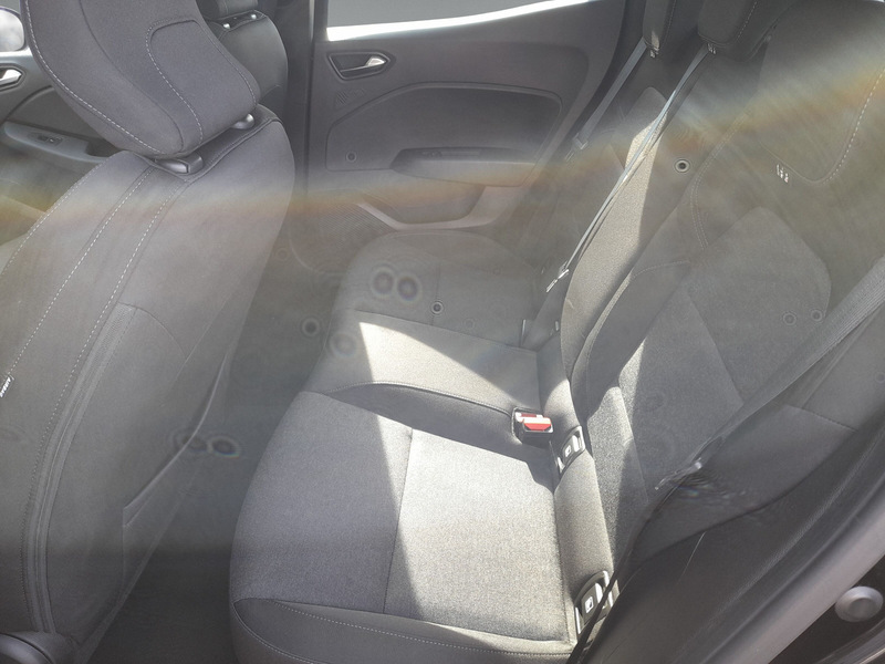 Fahrzeugabbildung Clio TCe 90 1.0 Bild 9 von 12