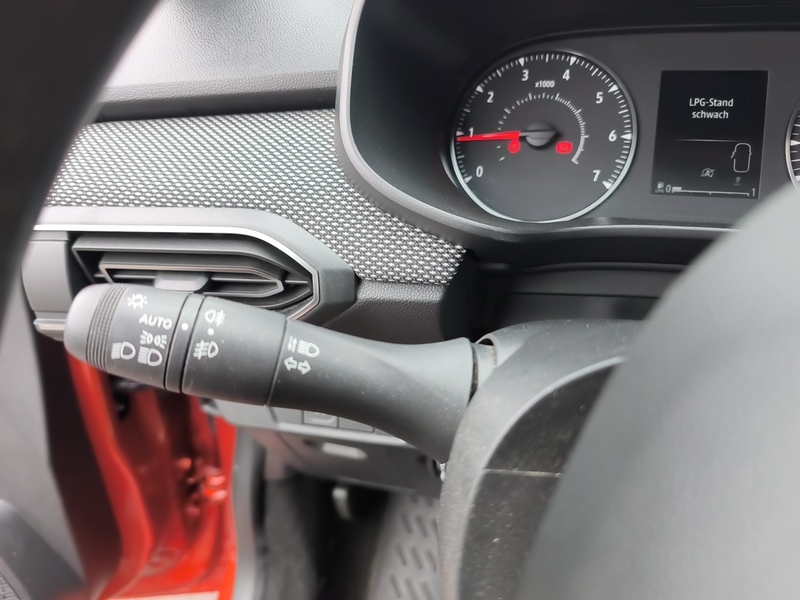 Fahrzeugabbildung Jogger EXTREME TCe 100 ECO-G KLIMA*SHZG*PDC*SR+WKR Bild 17 von 20