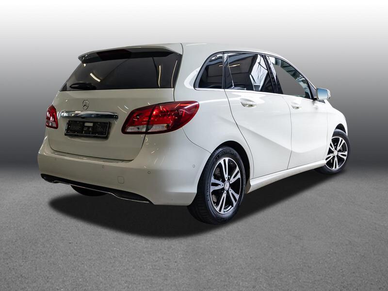 Mercedes-Benz B 180