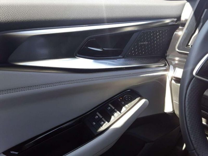 Fahrzeugabbildung Espace TECH Hybrid 200 Iconic 7S Bild 9 von 19