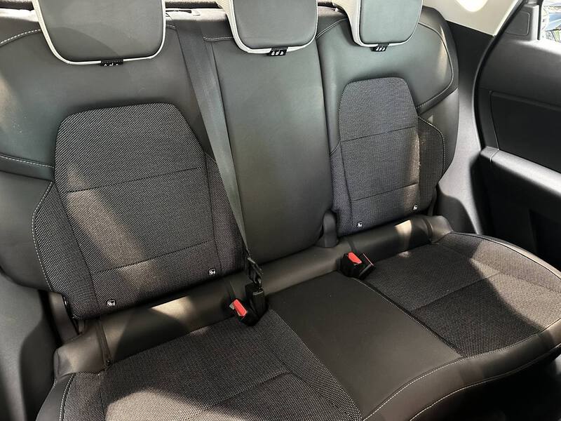 Fahrzeugabbildung Captur INTENS TCe 140 EDC Bild 13 von 50