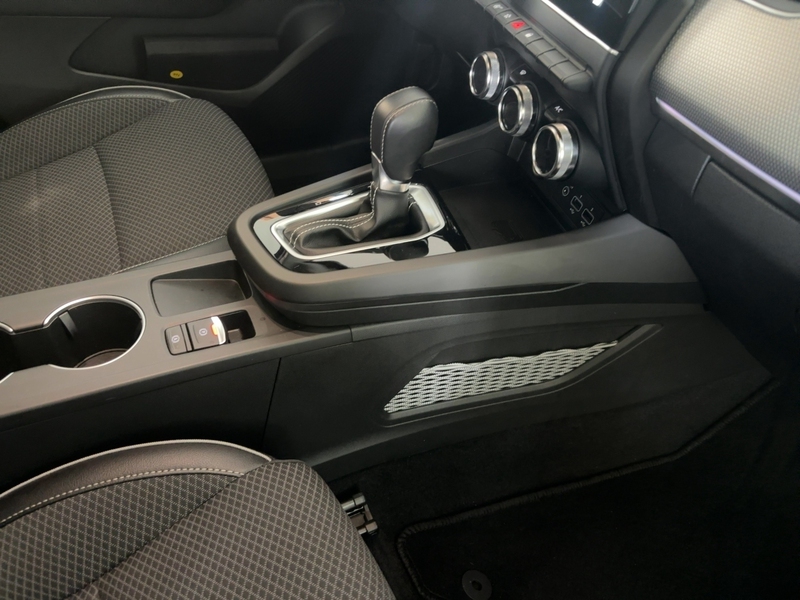 Fahrzeugabbildung Arkana 1.3 TCe 140 Mild-Hybrid Techno Bild 27 von 30