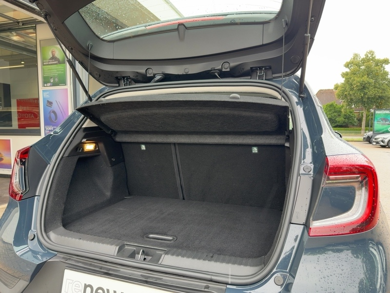 Fahrzeugabbildung Captur ZEN TCe 140 EDC+CARPLAY+AHK+GJR+KAMERA+KLIMA+ Bild 13 von 15
