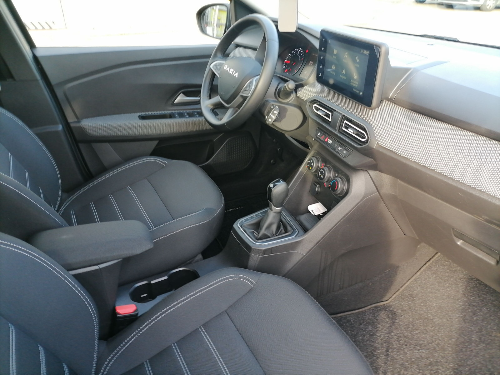 Dacia Sandero – Bild 13