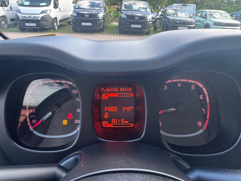 Fahrzeugabbildung Panda 1.0 GSE Cross City Plus KLIMA*ALLWETTER Bild 17 von 19