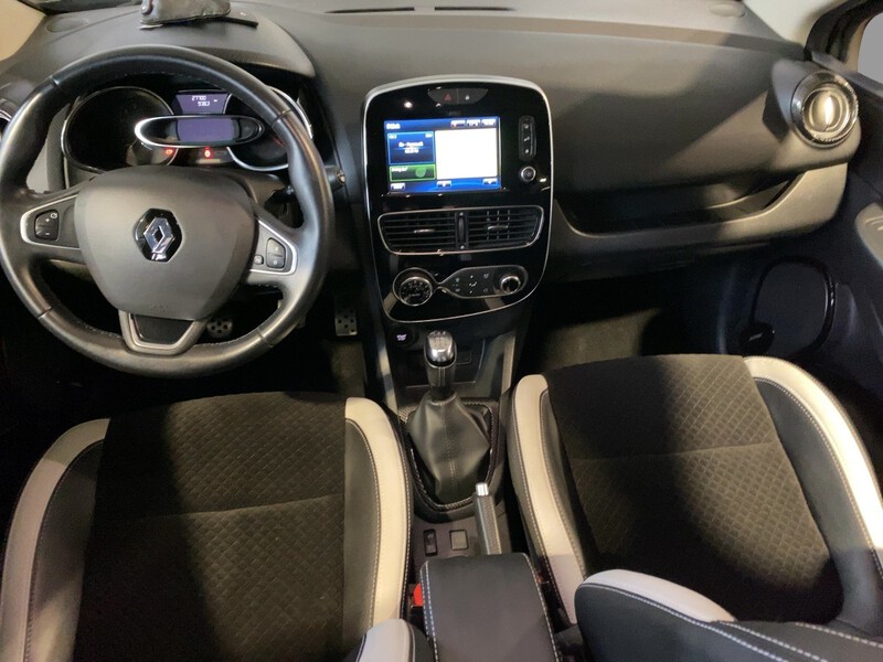 Fahrzeugabbildung Clio Grandtour BOSE Edition TCe 90 Bild 9 von 18