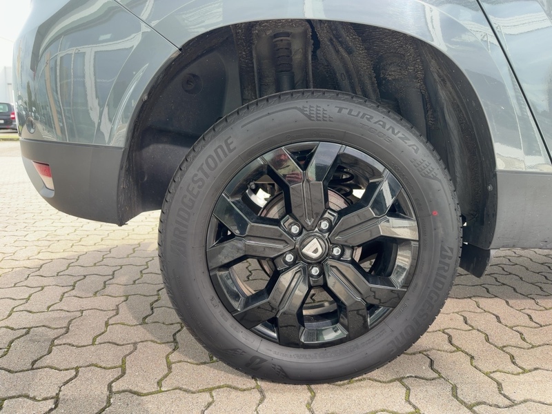 Fahrzeugabbildung Duster AHK LED Bild 6 von 14