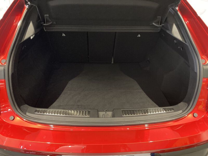Fahrzeugabbildung Rafale Techno E-Tech Full Hybrid 200 Bild 3 von 13