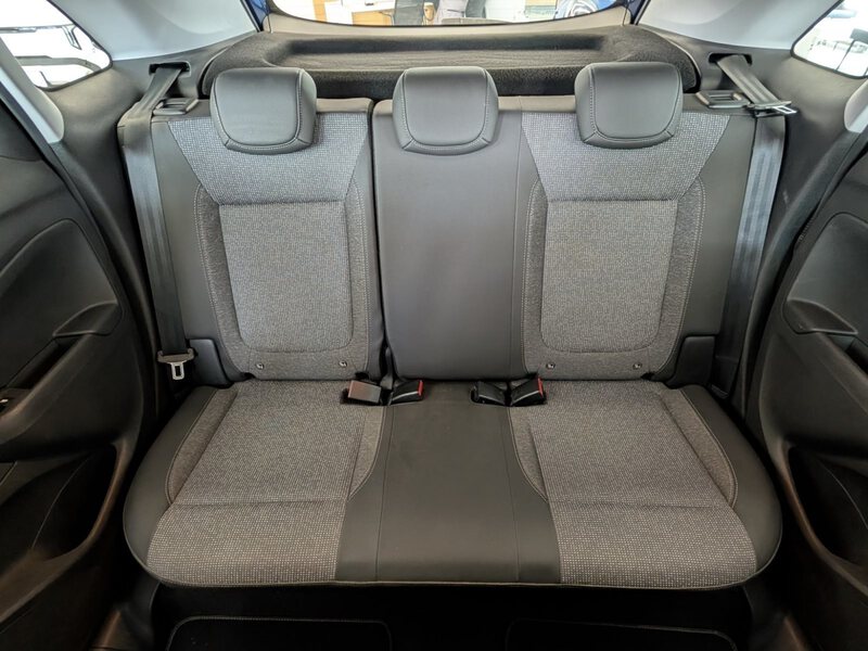 Fahrzeugabbildung Crossland 1.2 Turbo Business Edition Navi Kamera Bild 13 von 34