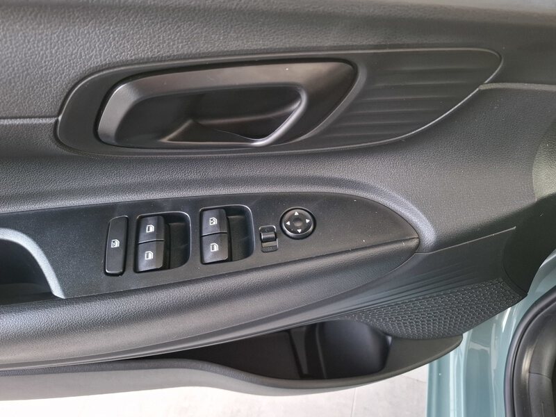 Fahrzeugabbildung i20 1.2 Benzin (79 PS) 5-MT 2WD Select Bild 30 von 37
