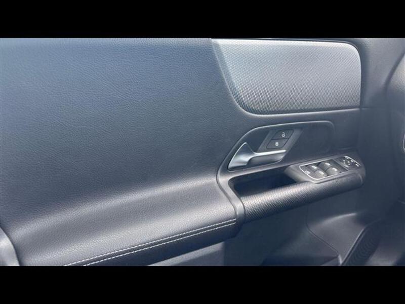 Mercedes GLB
