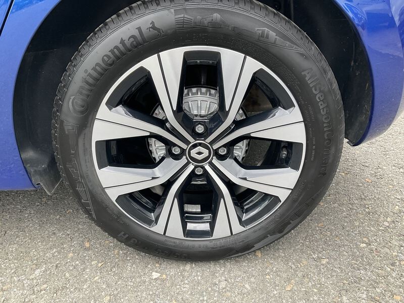 Fahrzeugabbildung Clio *Navigation*Winterpaket* Bild 20 von 21