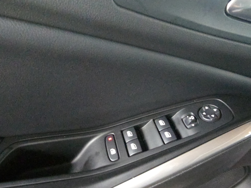 Fahrzeugabbildung Grandland X GS 1.2T Automatik Navi Bild 17 von 19