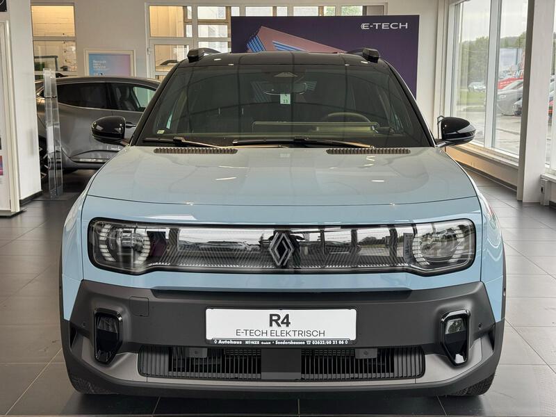 Fahrzeugabbildung R 4 E-Tech elektrisch Iconic 150 Comfort Range Bild 2 von 12