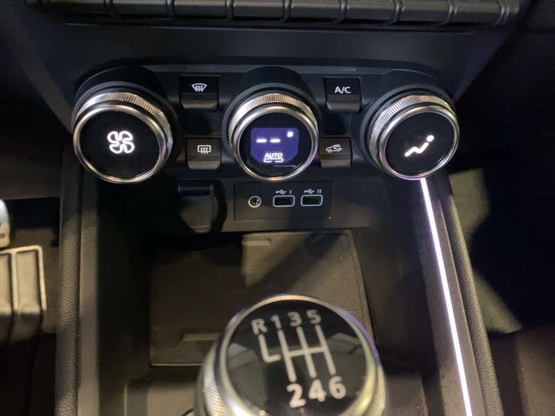 Fahrzeugabbildung Clio Esprit Alpine TCe 90 Bild 15 von 19
