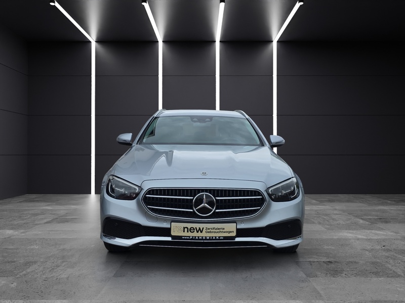 Fahrzeugabbildung E 300 Navi Rückfahrkamera Allrad Sitzheizung Bild 5 von 15