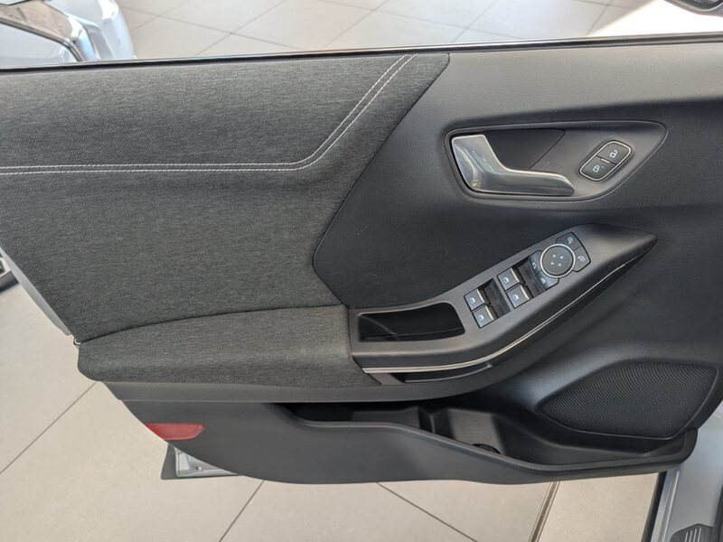 Fahrzeugabbildung Puma 1.0 EcoBoost MHEV Titanium X Massage B&O Bild 47 von 49