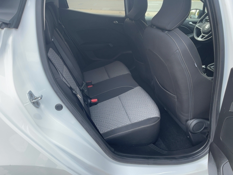 Fahrzeugabbildung Clio V 1.0 TCe 90 Evolution Bild 12 von 15