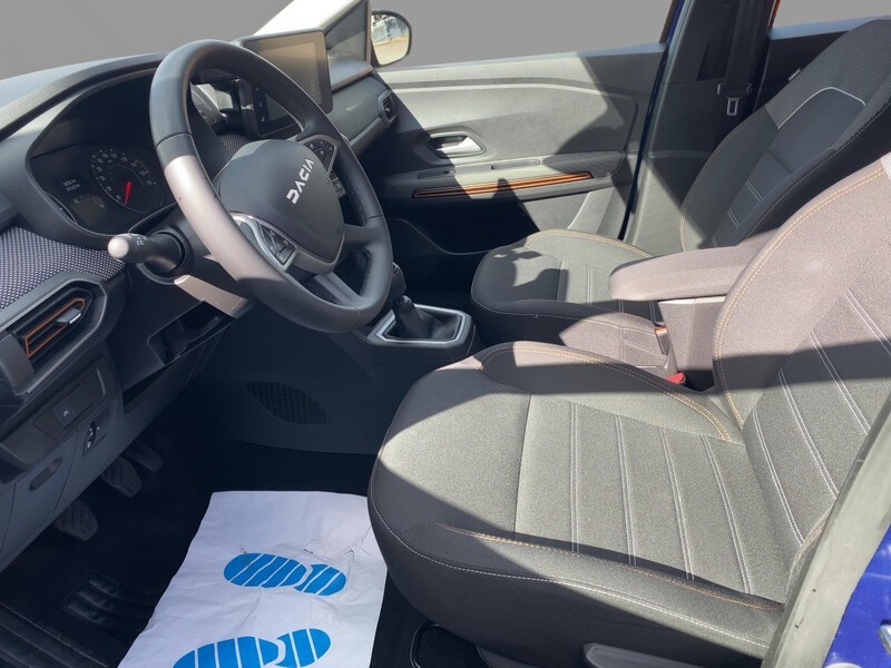 Fahrzeugabbildung Sandero Stepway Expression TCe 100 ECO-G Bild 7 von 21
