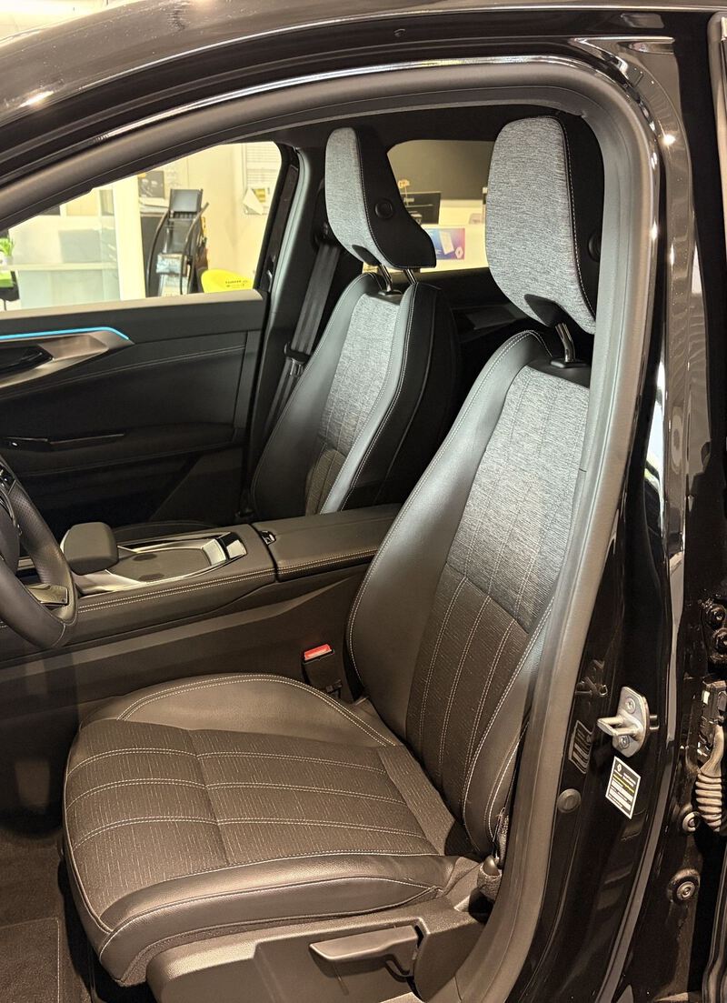 Fahrzeugabbildung Austral Techno Mild Hybrid 160 Automatik Bild 33 von 50