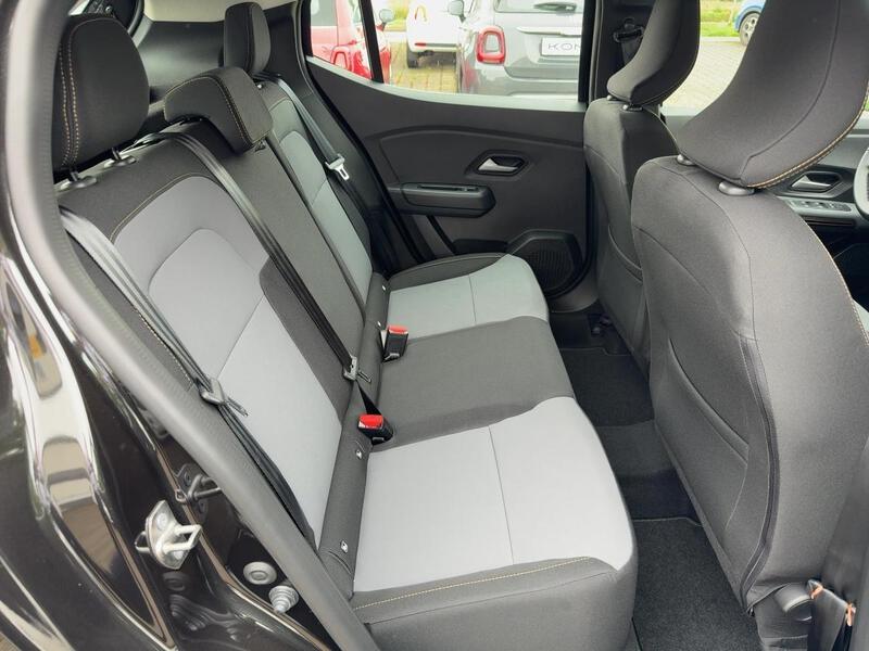 Fahrzeugabbildung Sandero Stepway Extreme+ TCe 110 Bild 8 von 15