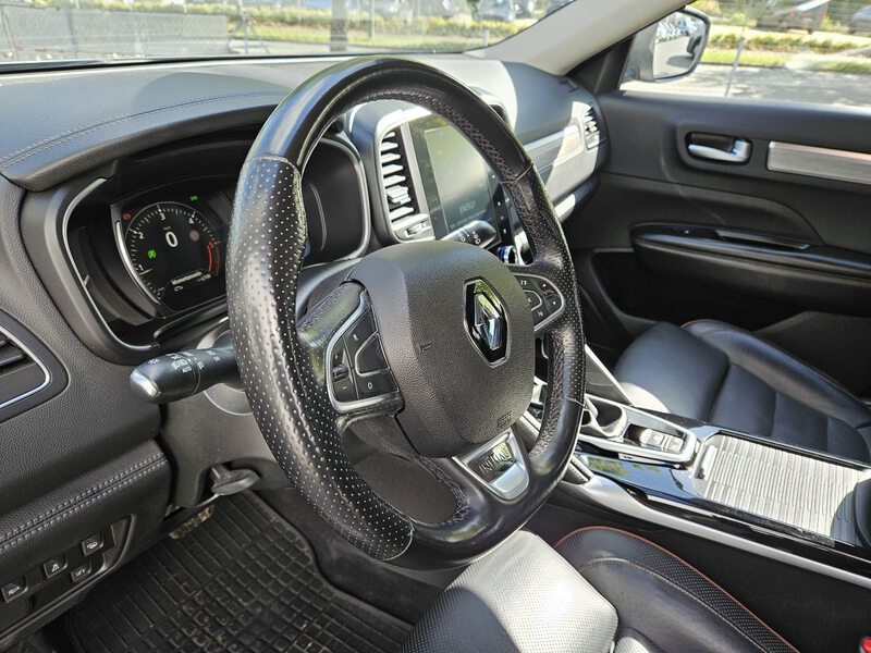 Fahrzeugabbildung Koleos 4WD X-tronic Bild 7 von 28