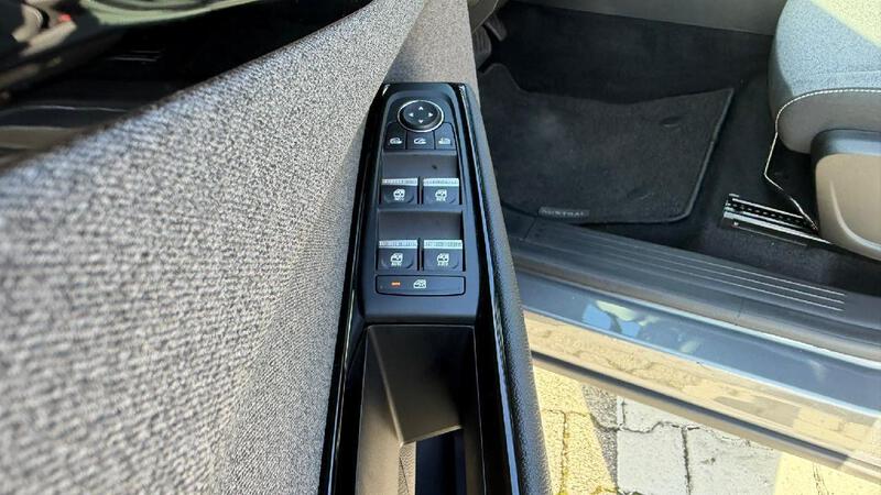Fahrzeugabbildung Austral E-Tech Full Hybrid 200 Bild 15 von 16