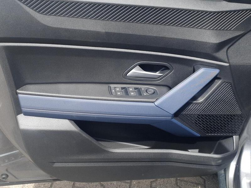 Fahrzeugabbildung Duster Expression TCe 130 Bild 10 von 16