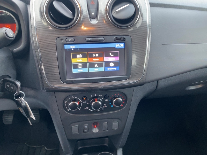 Fahrzeugabbildung Sandero Stepway Prestige TCe 100 Bild 11 von 19