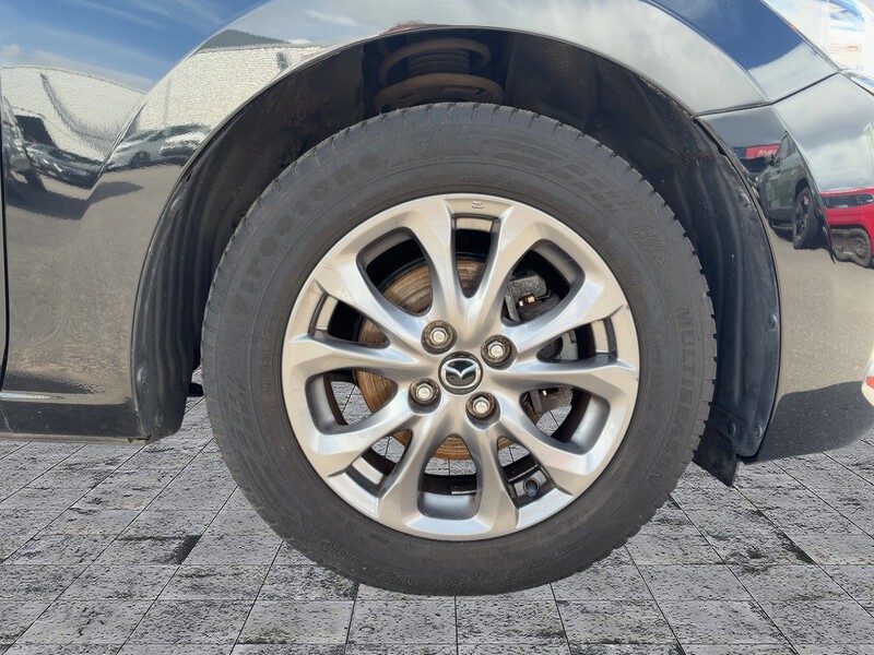 Fahrzeugabbildung 2 1.5 Skyactiv-G 90 Exclusive-Line Automatik Bild 6 von 15